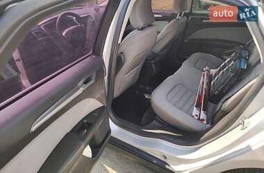 Седан Ford Fusion 2015 в 