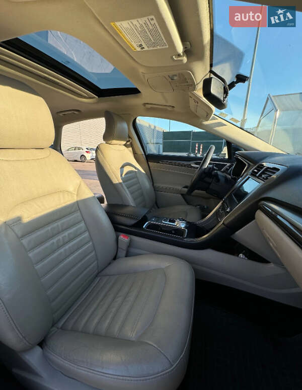 Седан Ford Fusion 2017 в Львове