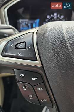 Седан Ford Fusion 2015 в 