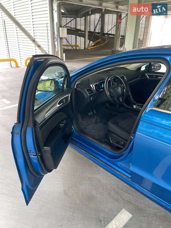 Седан Ford Fusion 2019 в Брусилові