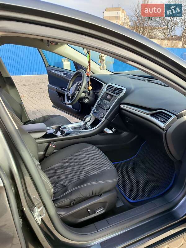 Седан Ford Fusion 2015 в Херсоне