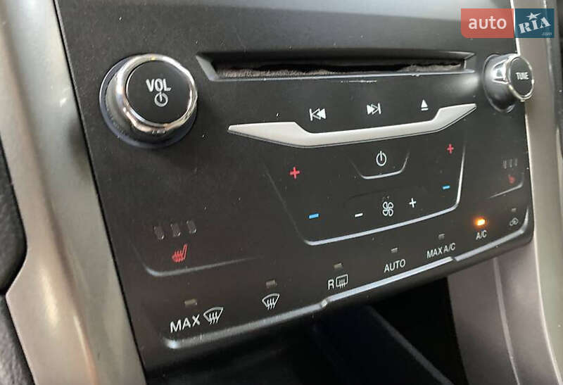 Седан Ford Fusion 2019 в Черкасах