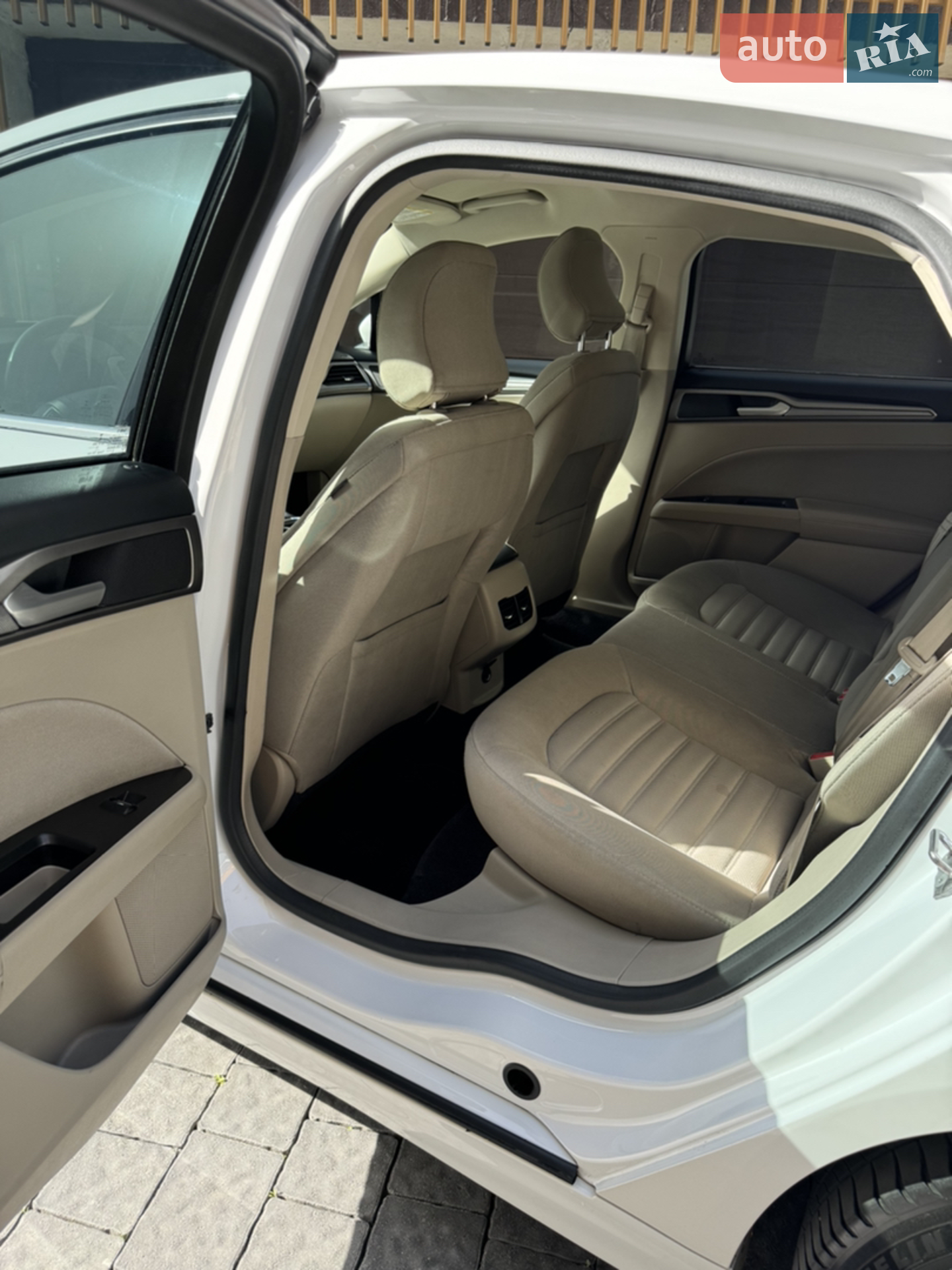 2016 Ford Fusion - мініатюра 31