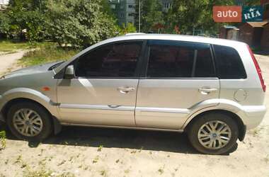 Хэтчбек Ford Fusion 2012 в 