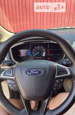 Седан Ford Fusion 2016 в Трускавце