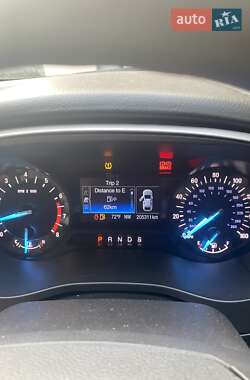 Седан Ford Fusion 2016 в 