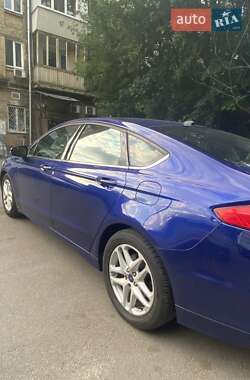 Седан Ford Fusion 2016 в 