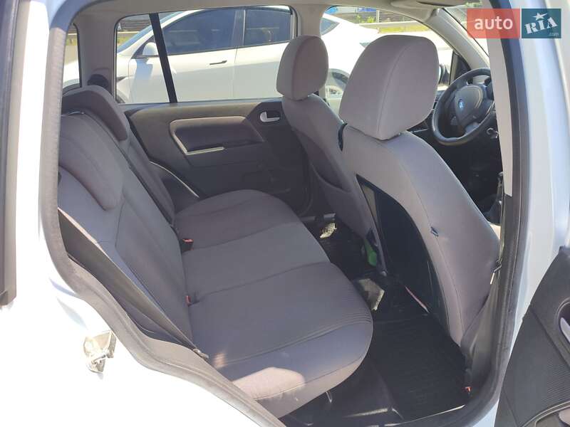 Хэтчбек Ford Fusion 2008 в Виннице