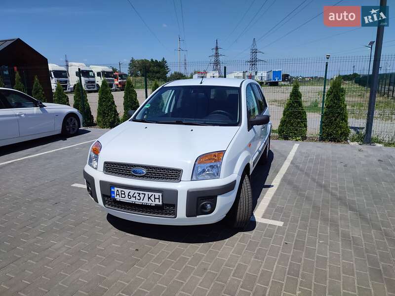 Хэтчбек Ford Fusion 2008 в Виннице