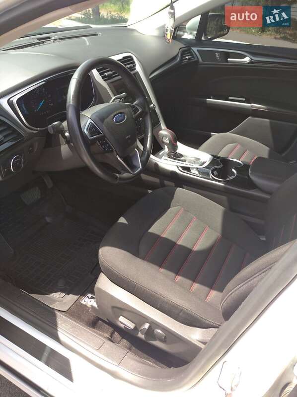 Седан Ford Fusion 2014 в Одесі