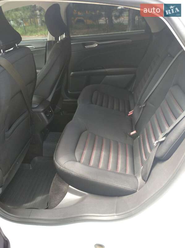 Седан Ford Fusion 2014 в Одесі