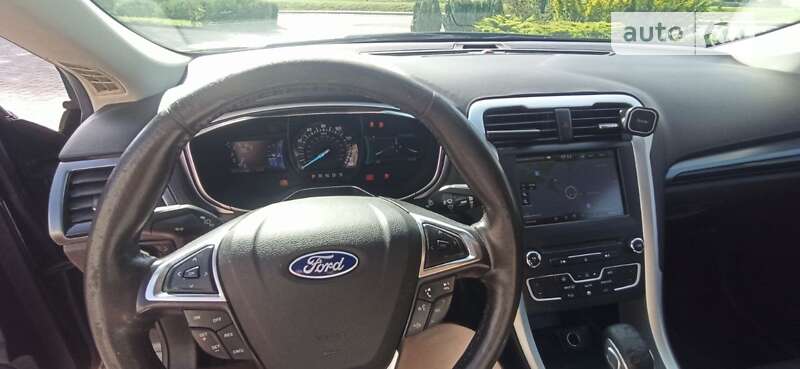 Седан Ford Fusion 2015 в Чернівцях