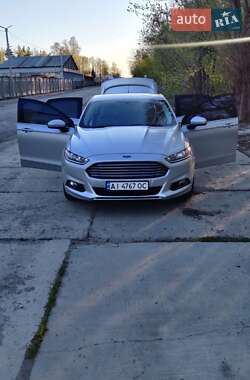 Седан Ford Fusion 2016 в Глевасі