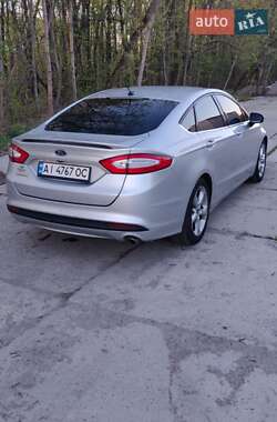 Седан Ford Fusion 2016 в Глевасі