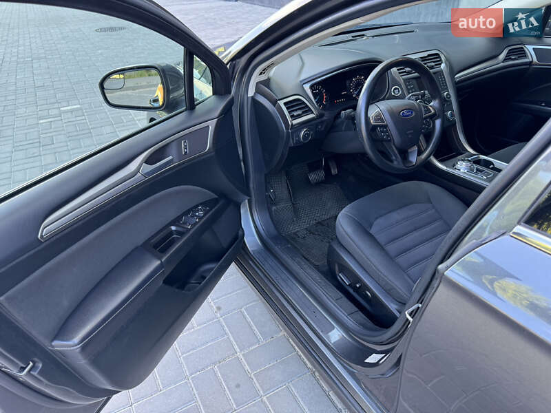 Седан Ford Fusion 2016 в Черкассах
