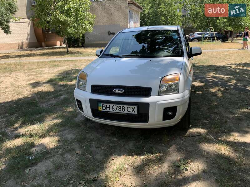 Хэтчбек Ford Fusion 2011 в Измаиле фото Хэтчбек Ford Fusion 2011 в Измаиле