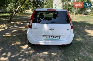 Хэтчбек Ford Fusion 2011 в Измаиле