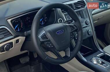 Седан Ford Fusion 2016 в Ровно