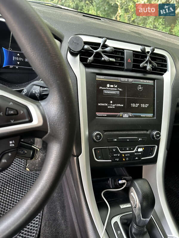 Седан Ford Fusion 2015 в Києві