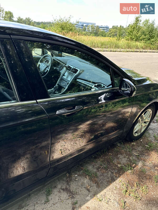 Седан Ford Fusion 2015 в Києві