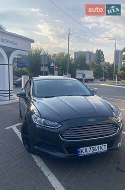 Седан Ford Fusion 2015 в 