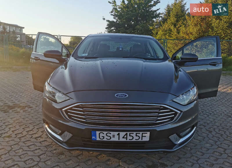 Седан Ford Fusion 2016 в Львове