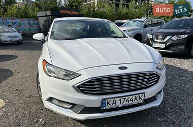 Седан Ford Fusion 2017 в 