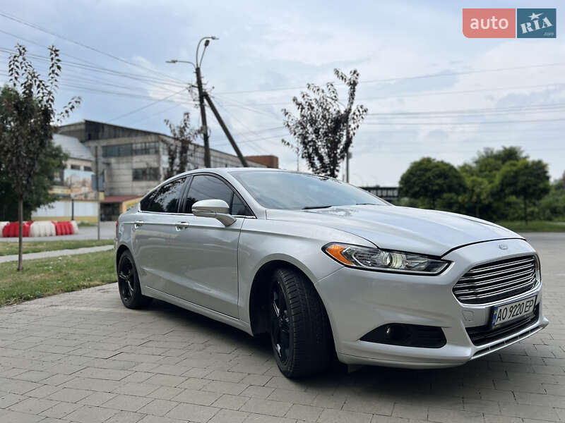 Седан Ford Fusion 2016 в Ужгороде
