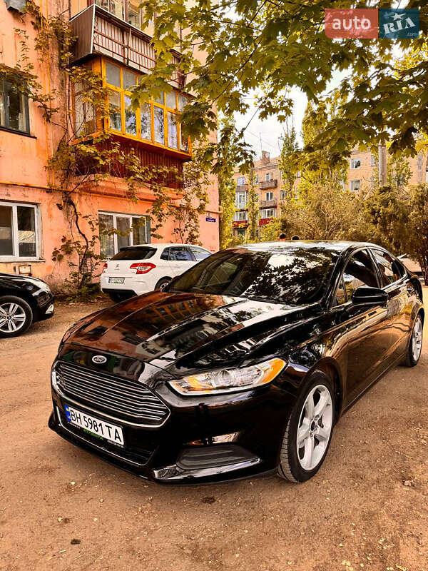 Седан Ford Fusion 2016 в Рени фото Седан Ford Fusion 2016 в Рени