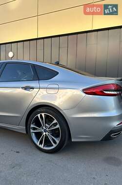 Седан Ford Fusion 2019 в Ровно