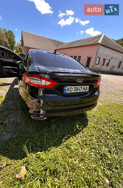 Седан Ford Fusion 2014 в 