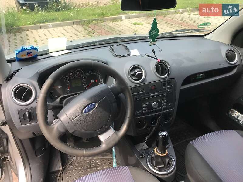 Хетчбек Ford Fusion 2010 в Києві