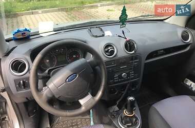 Хэтчбек Ford Fusion 2010 в 
