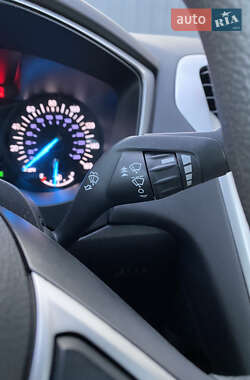 Седан Ford Fusion 2014 в 