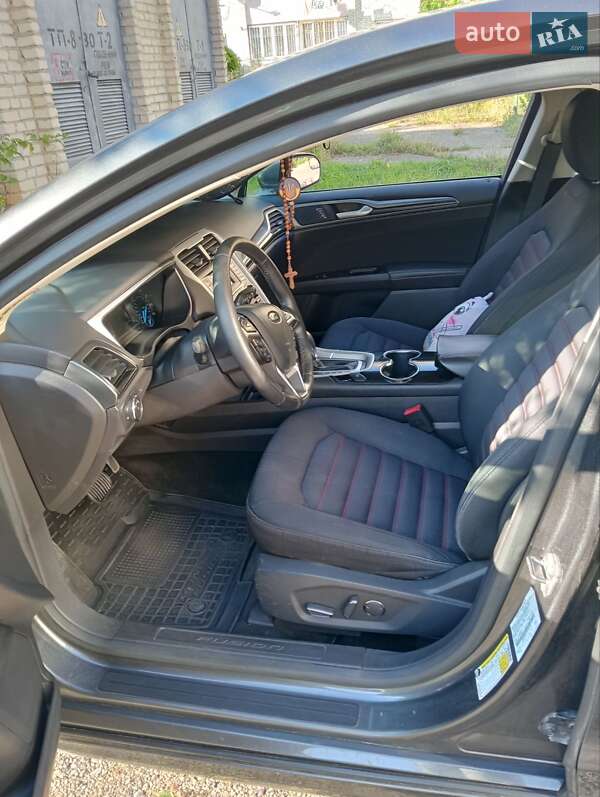 Седан Ford Fusion 2014 в Стрые