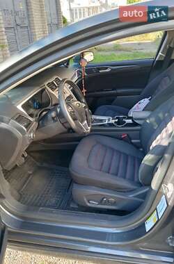 Седан Ford Fusion 2014 в 