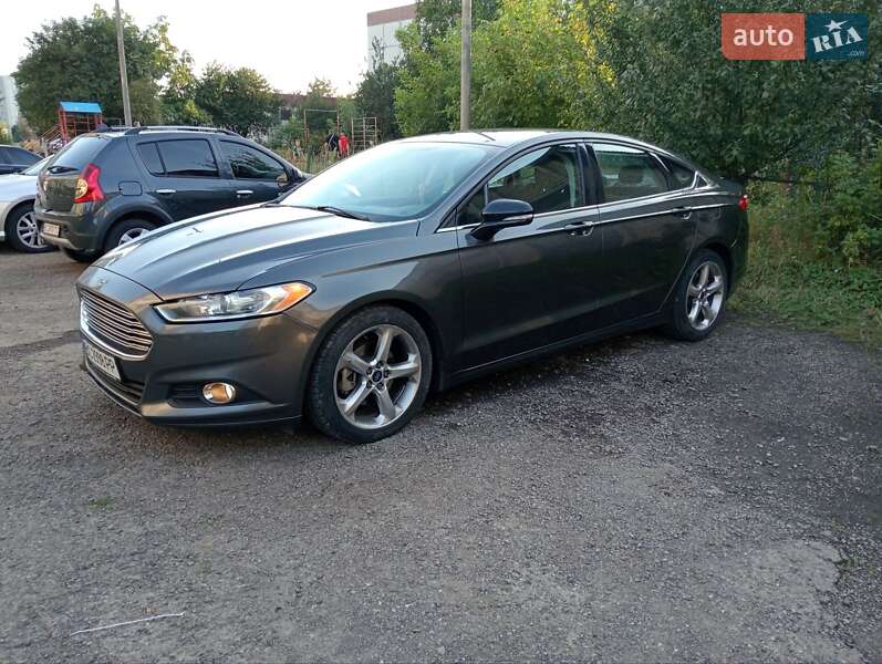 Седан Ford Fusion 2014 в Стрые