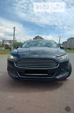 Седан Ford Fusion 2013 в Львове