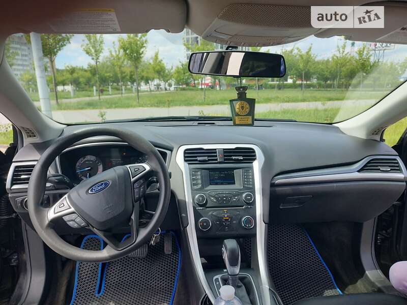 Седан Ford Fusion 2013 в Львові
