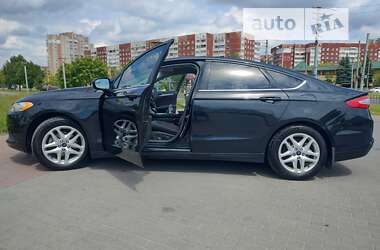 Седан Ford Fusion 2013 в Львове