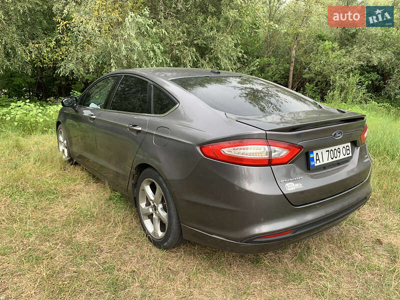 Седан Ford Fusion 2013 в Чернігові