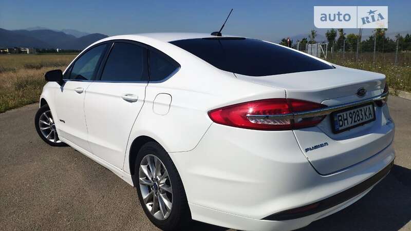 Седан Ford Fusion 2017 в Одесі