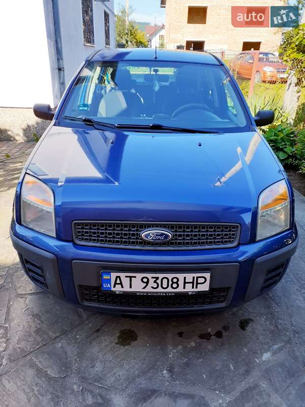 Хэтчбек Ford Fusion 2006 в Болехове