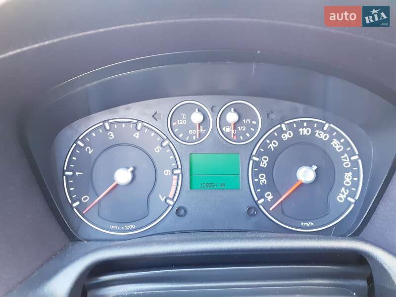 Хэтчбек Ford Fusion 2006 в Болехове