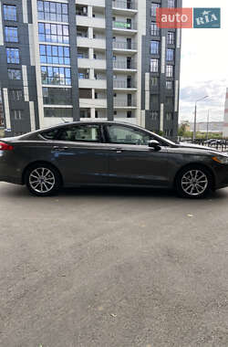 Седан Ford Fusion 2017 в 