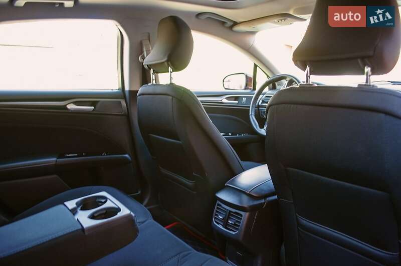 Седан Ford Fusion 2015 в Кривом Роге