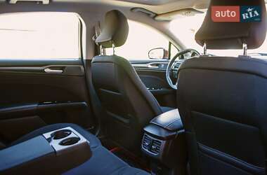Седан Ford Fusion 2015 в 