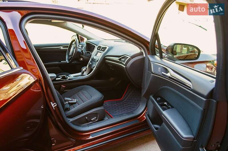 Седан Ford Fusion 2015 в Кривом Роге