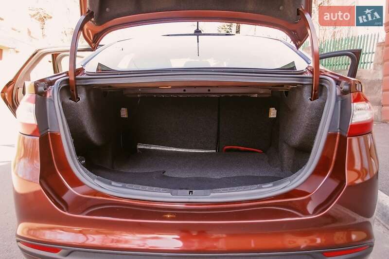 Седан Ford Fusion 2015 в Кривом Роге