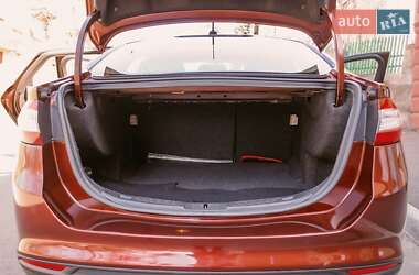 Седан Ford Fusion 2015 в 